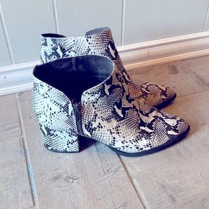 Seychelles Snake Print Ankle Boots - Black and Cream